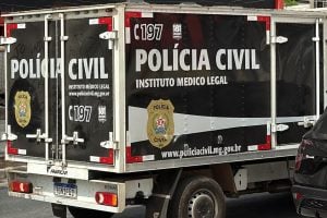 Homem suspeito de matar companheira grava v&iacute;deo com corpo amarrado antes de ser morto pela pol&iacute;cia em Minas Gerais