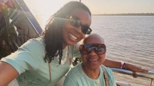 Mãe de Thelma Assis sofre mal-estar durante Círio de Nazaré e é encaminhada a hospital em Belém