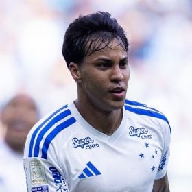 Kaio Jorge avalia temporada do Cruzeiro, press&atilde;o da torcida e metas para o final de 2026