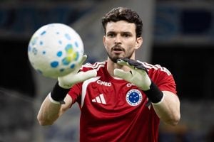 Otávio destaca força da torcida após oitavo jogo invicto do Cruzeiro em casa