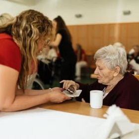 Estudo aponta que casos de dem&ecirc;ncia podem dobrar globalmente at&eacute; 2050