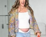 Hilary Swank critica cr&iacute;ticas por gravidez aos 52 anos e destaca desigualdade de g&ecirc;nero na percep&ccedil;&atilde;o sobre maternidade tardia