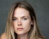 Atriz Gabriella Wilde abandona carreira em Hollywood para atuar como doula da morte