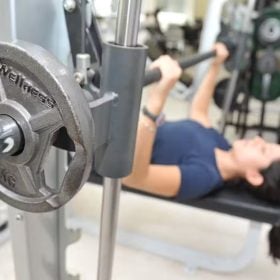 Estudo longitudinal revela idade de in&iacute;cio do decl&iacute;nio muscular e impacto da atividade f&iacute;sica