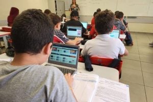 Rede Sustentabilidade ingressa com ação no STF contra critérios de avaliação digital na educação paulista