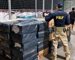 Homem &eacute; preso com mais de 100 mil ma&ccedil;os de cigarros de origem paraguaia na BR-262, em Uberaba