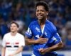Cruzeiro conquista vitória contra o São Paulo no Mineirão e assume temporariamente o quarto lugar no Campeonato Brasileiro