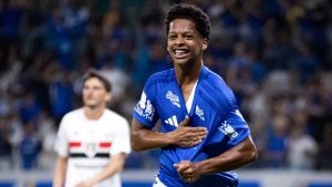 Cruzeiro conquista vitória contra o São Paulo no Mineirão e assume temporariamente o quarto lugar no Campeonato Brasileiro