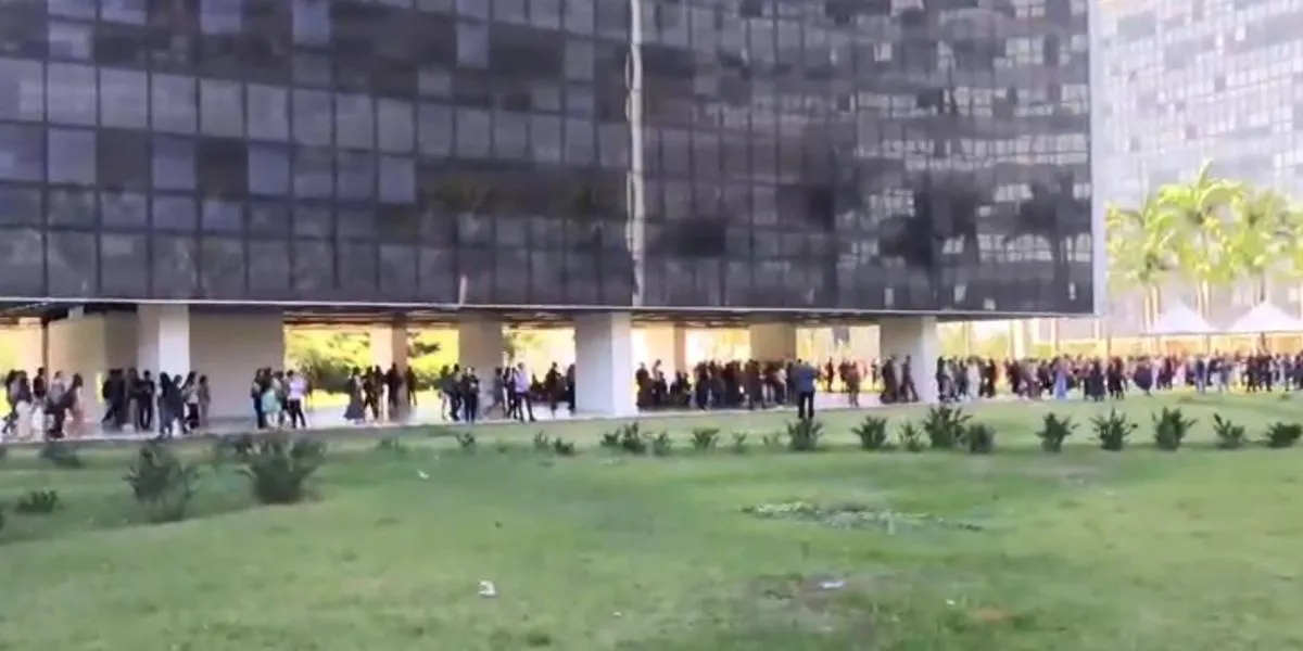 Pr&eacute;dio da Cidade Administrativa &eacute; evacuado ap&oacute;s acionamento de alarme de inc&ecirc;ndio