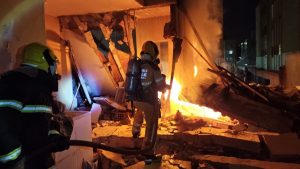 Explos&atilde;o em resid&ecirc;ncia no bairro Jo&atilde;o Pinheiro causa morte e danos a ve&iacute;culos em Belo Horizonte