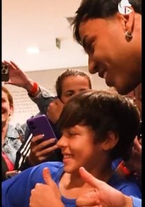 Garotos do Sub-11 do Cruzeiro de Divinópolis vivem dia inesquecível ao encontrarem time profissional em SP