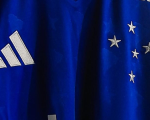 Camisa do Cruzeiro sem a marca da Betnacional para jogo contra o S&atilde;o Paulo