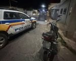 PM recupera moto furtada em Ituiutaba durante abordagem em Divin&oacute;polis; motociclista &eacute; preso