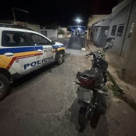 PM recupera motocicleta furtada em Ituiutaba durante abordagem em Divinópolis