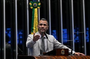 Senador Cleitinho passa mal no Senado e recebe atendimento