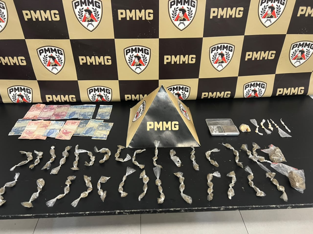 Material apreendido pela PM em ocorrência de tráfico de drogas no bairro Nações, em Divinópolis