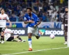 Cruzeiro vence S&atilde;o Paulo no Mineir&atilde;o e pode terminar rodada no G4